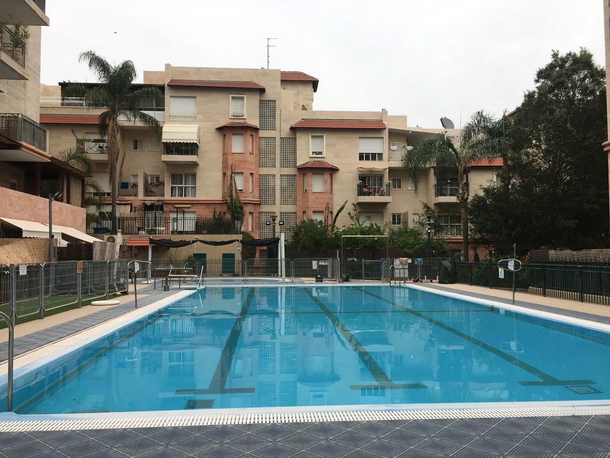 Pool & Garden Aparthotel Rechovot Exterior foto